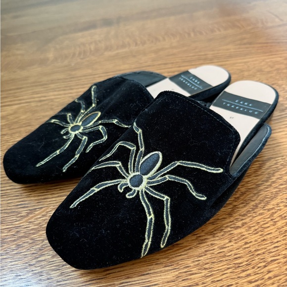 ZARA Trafaluc‎ Velvet Goth Spider Tarantula Mules Slides Flats Embroidered 37 - Picture 1 of 7